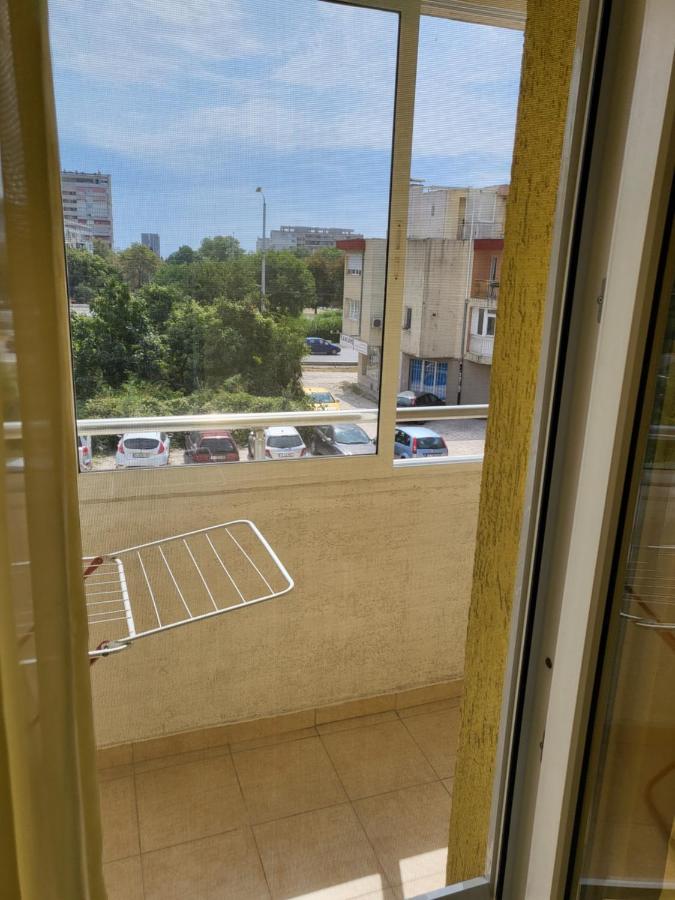 Apartamenti Ivaia Apartment Varna Bagian luar foto