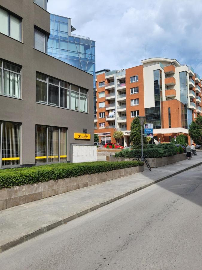 Apartamenti Ivaia Apartment Varna Bagian luar foto