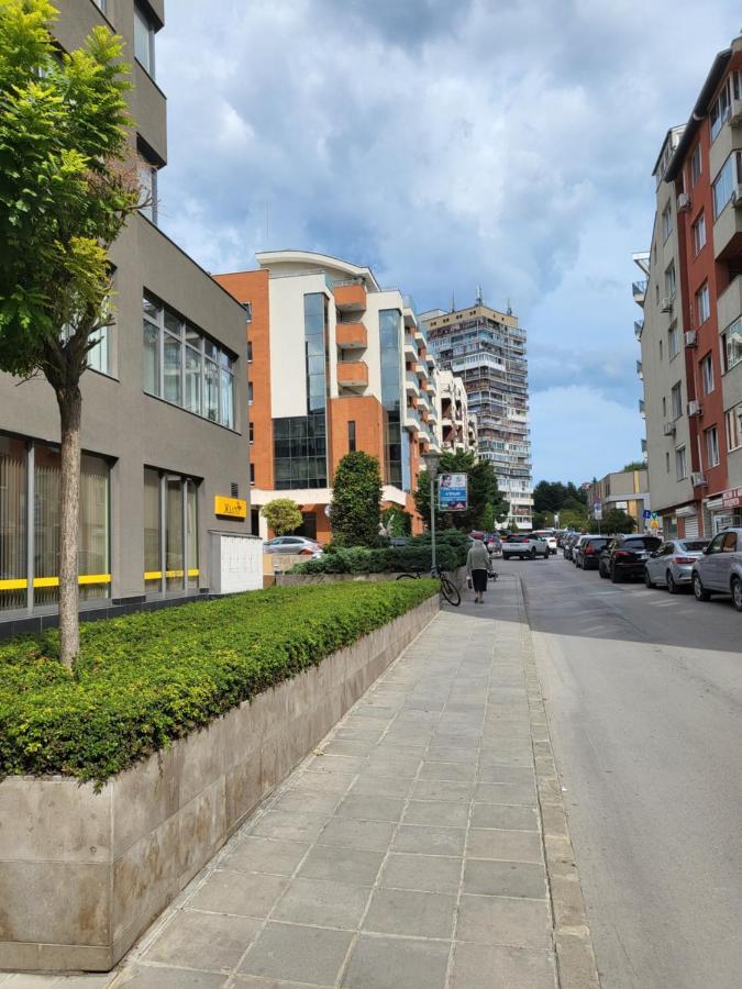 Apartamenti Ivaia Apartment Varna Bagian luar foto