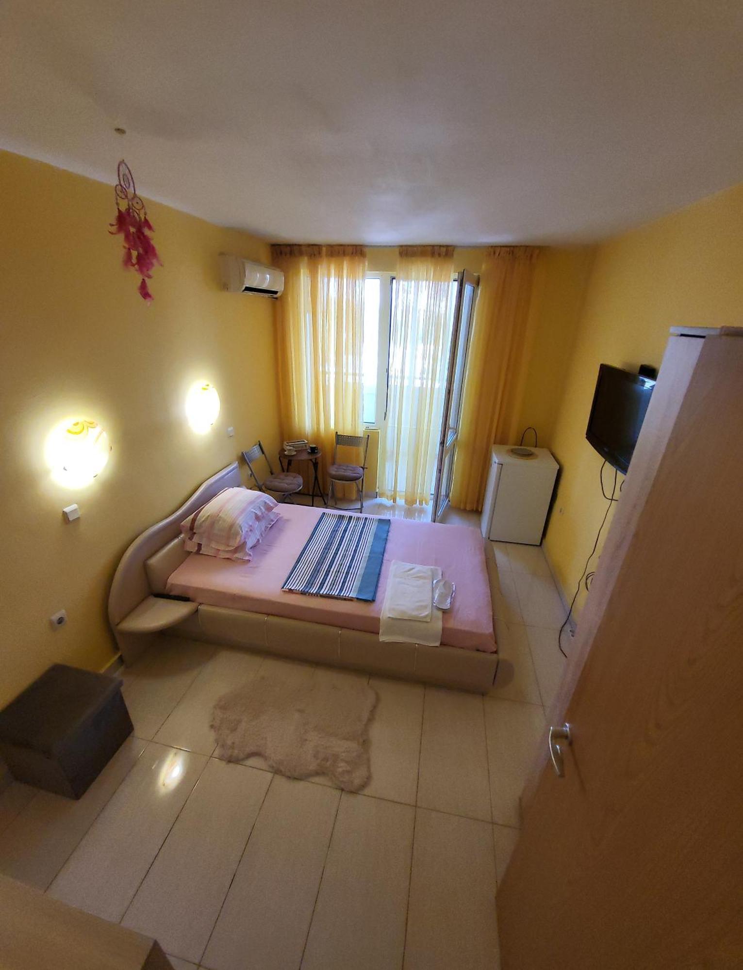 Apartamenti Ivaia Apartment Varna Bagian luar foto